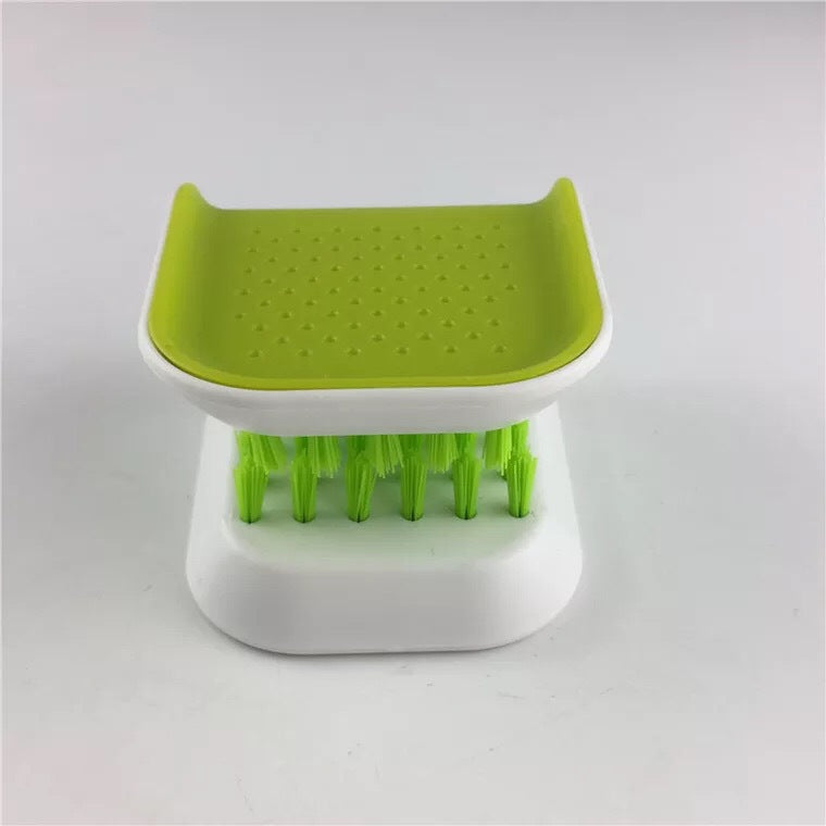 U-Shaped Cutlery Cleaner Brush cleaning forks quickly and efficiently